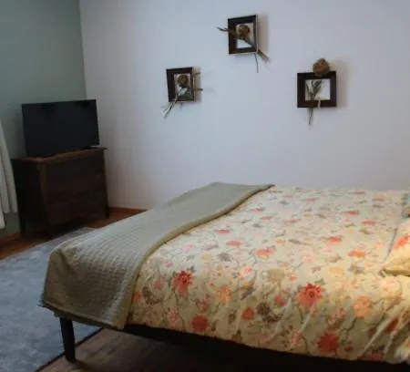 Les Volets Blancs Bed & Breakfast