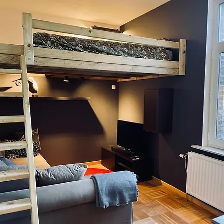 Les Volets Blancs Bed & Breakfast *