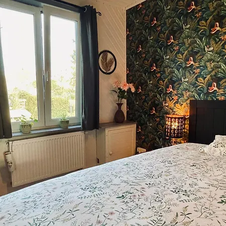 Les Volets Blancs לינה וארוחת בוקר Braine-le-Comte